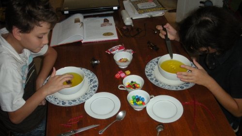 Kids Making Edible Cell